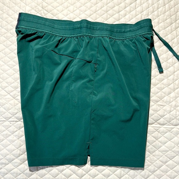 NIKE DRI Fit Running Athletic Short. Dark Green. Size Large Standard Fit. - Picture 2 of 10
